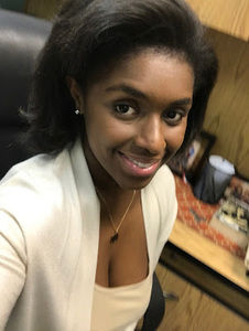 Meet your Posher, Chanelle